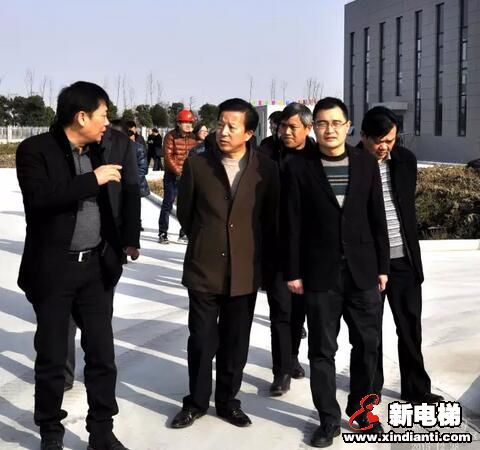 江苏省常熟市古里人大代表视察莱茵电梯(图3)