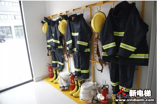 开展消防演练 提高安全意识(图2)