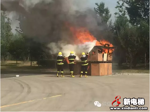 开展消防演练 提高安全意识(图4) 开展消防演练 提高安全意识(图4)