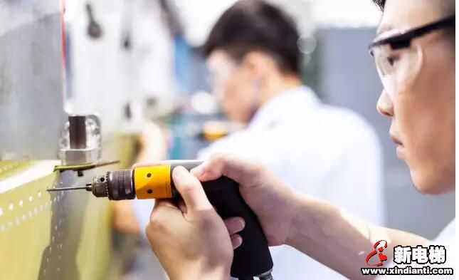 参加B20的王水福接受媒体采访——开放是全球经济发展的必由之路(图4)