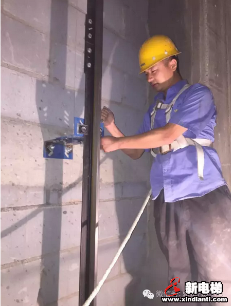 奋战高温 确保电梯安全运行(图3)