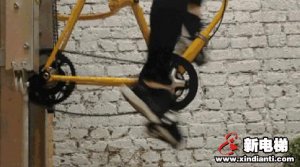 不用电的家用电梯，骑着车就上楼了，还能健身