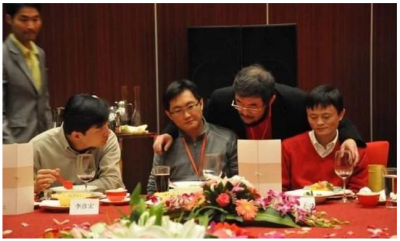 假如和马云同乘电梯60秒，你会说什么？网友的神回复，每一句都是笑点(图3)