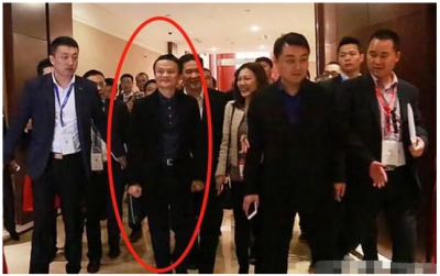 假如和马云同乘电梯60秒，你会说什么？网友的神回复，每一句都是笑点(图5)