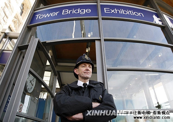 伦敦塔桥电梯发生下坠事故(图2)