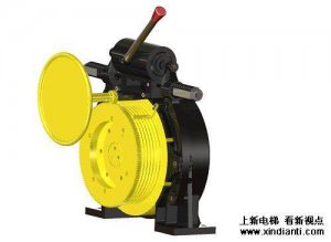 南浔第一台永磁同步无齿轮电梯曳引机问世
