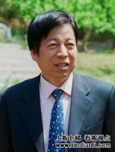 “云游者”从电梯登上大飞机