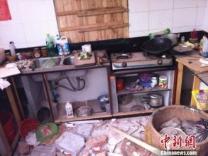 浙江村民被强行架出房屋遭强拆 官方称误拆(图)