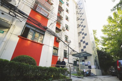 申城老年人口快速增加 多层建筑加装电梯需求日益强烈(图1)
