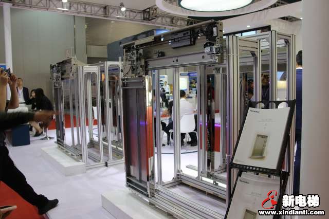 宁波阿德可门业科技有限公司2019廊房展台(图4)