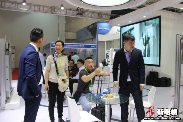 宁波阿德可门业科技有限公司2019廊房展台(图5)