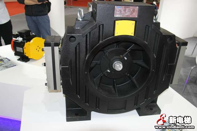 巨龙电梯2019廊坊展台(图9)