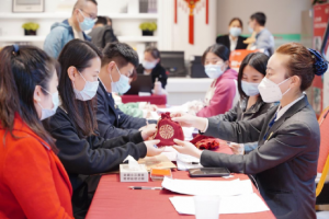 45万套交付量，提前八个月“交房即交证”，碧桂园做对了什么？