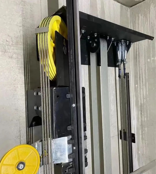 钢带驱动对重，钢丝绳驱动轿厢，这电梯设计逆天了！(图3)