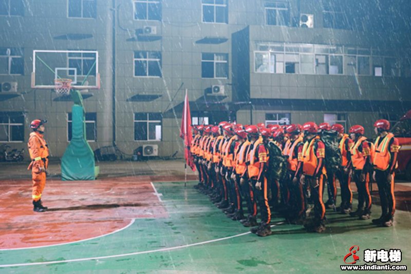 连夜集结！7省1800名消防指战员增援河南抢险救灾(图7)