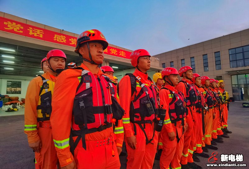 连夜集结！7省1800名消防指战员增援河南抢险救灾(图4)