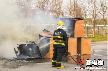 2017年南浔区消防安全重点单位工作会议在森赫电梯举行(图3)