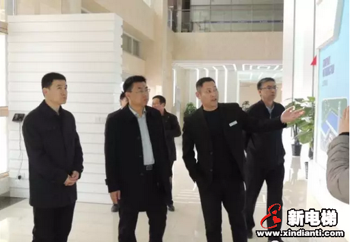 热烈欢迎宁津县委书记王刚一行莅临公司调研(图2) 热烈欢迎宁津县委书记王刚一行莅临公司调研(图2)