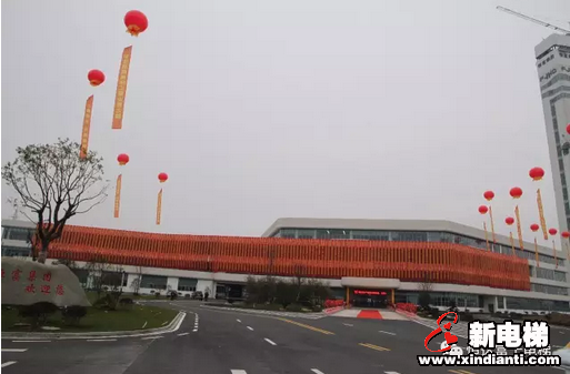 恒富集团2017年全国经销商年会暨三十周年庆典盛大举行(图13) 恒富集团2017年全国经销商年会暨三十周年庆典盛大举行(图13)