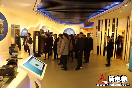 恒富集团2017年全国经销商年会暨三十周年庆典盛大举行(图15) 恒富集团2017年全国经销商年会暨三十周年庆典盛大举行(图15)