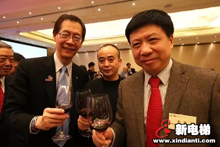 森赫电梯董事长李东流被增选为紫荆花杯杰出企业家协会副理事长(图4) 森赫电梯董事长李东流被增选为紫荆花杯杰出企业家协会副理事长(图4)