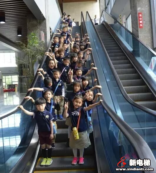安全乘梯,快乐出行︱苏州工业园区天域幼儿园师生参观江南嘉捷(图5) 安全乘梯,快乐出行︱苏州工业园区天域幼儿园师生参观江南嘉捷(图5)