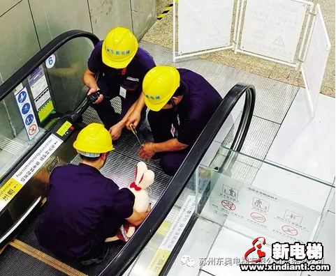 电梯困人啦!马上来救援!