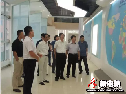 热烈欢迎德州市中小企业局局长赵小广一行莅临公司调研(图2) 热烈欢迎德州市中小企业局局长赵小广一行莅临公司调研(图2)
