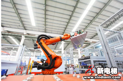 德国生产工程学会主席Heisel先生等一行访问森赫电梯(图2)