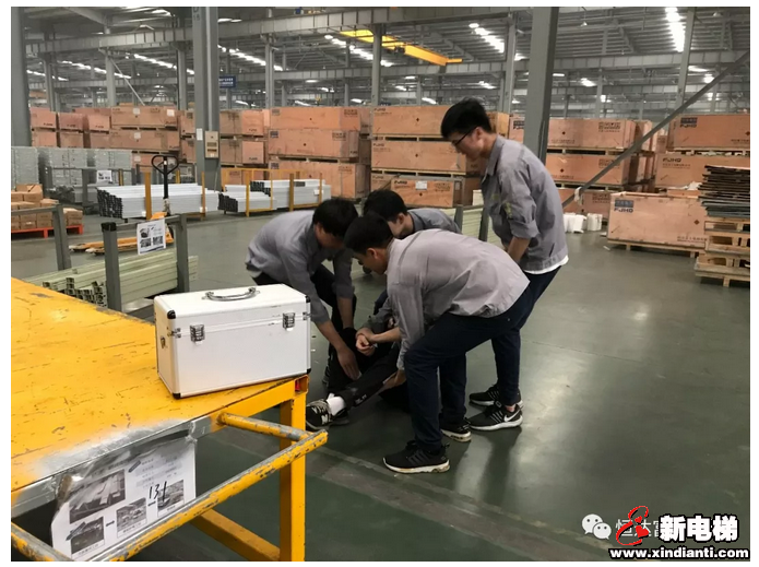 恒达富士电梯开展消防演练提升员工安全意识(图2) 恒达富士电梯开展消防演练提升员工安全意识(图2)
