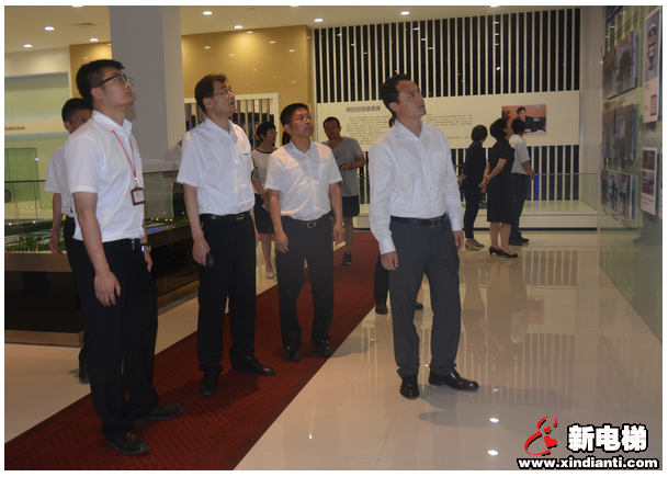 共青团江苏省委书记王伟一行调研康力电梯(图2) 共青团江苏省委书记王伟一行调研康力电梯(图2)
