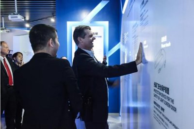 德国工业4.0专家到访森赫电梯,共话电梯智能制造未来(图2) 德国工业4.0专家到访森赫电梯,共话电梯智能制造未来(图2)