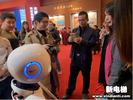 改革开放40周年展闪耀国博,康力优蓝机器人亮相“伟大的变革”!(图4) 改革开放40周年展闪耀国博,康力优蓝机器人亮相“伟大的变革”!(图4)