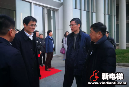 上海市政府副秘书长、发改委主任马春雷调研康力电梯(图1) 上海市政府副秘书长、发改委主任马春雷调研康力电梯(图1)