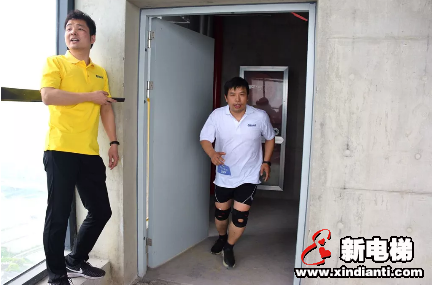 登高望远,众志凌云——巨龙电梯试验塔登高跑开赛(图9) 登高望远,众志凌云——巨龙电梯试验塔登高跑开赛(图9)