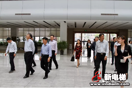 国家应急管理部张本清副主任一行莅临恒富集团调研指导(图1) 国家应急管理部张本清副主任一行莅临恒富集团调研指导(图1)