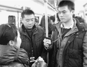 武汉成立地铁执法队 劝阻乘客抽烟进食