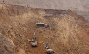 山西盂县1家露天煤矿发生山体滑坡 人员伤亡不明