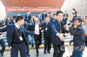 周星驰助理：因司机不认识路致星爷开会迟到