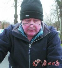 中国女孩曾遭英国食人警察锁定 曾送餐至其家