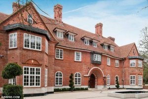 英“最贵住宅”降价3亿元 曾为中国银行员工宿舍