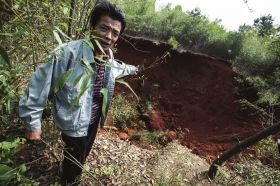 湖南宁乡村庄因采石场作业发生塌陷致房屋损坏