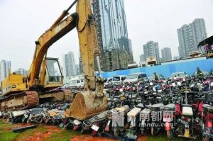 深圳交警销毁3600辆查扣电动车被质疑不合法