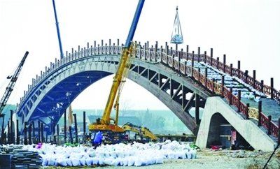苏州建成世界最大跨度木拱桥 可同时承载3000人(图1) 苏州建成世界最大跨度木拱桥 可同时承载3000人