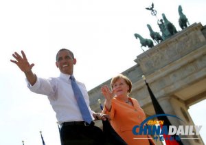 奥巴马柏林演讲遇女权运动者半裸示威求助