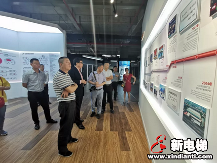 郑州市电梯商会考察团访问巨龙电梯(图4) 郑州市电梯商会考察团访问巨龙电梯(图4)