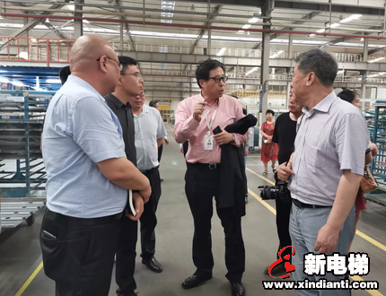 郑州市电梯商会考察团访问巨龙电梯(图10) 郑州市电梯商会考察团访问巨龙电梯(图10)