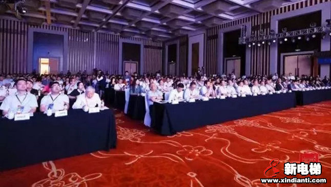 康力电梯董事长王友林荣获“2018-2019年度苏商高质量发展领军人物”(图6)