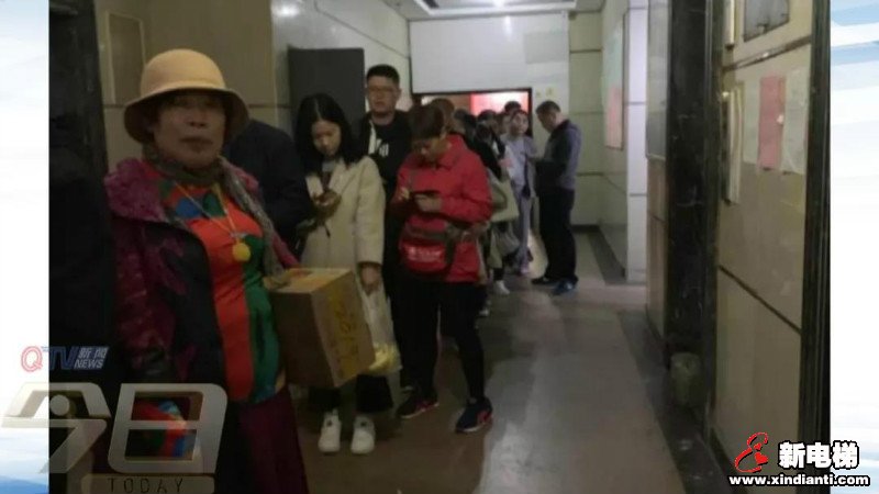37层楼只有一部电梯,近千户居民坐电梯要排队!电梯之困如何解决(图1) 37层楼只有一部电梯,近千户居民坐电梯要排队!电梯之困如何解决(图1)