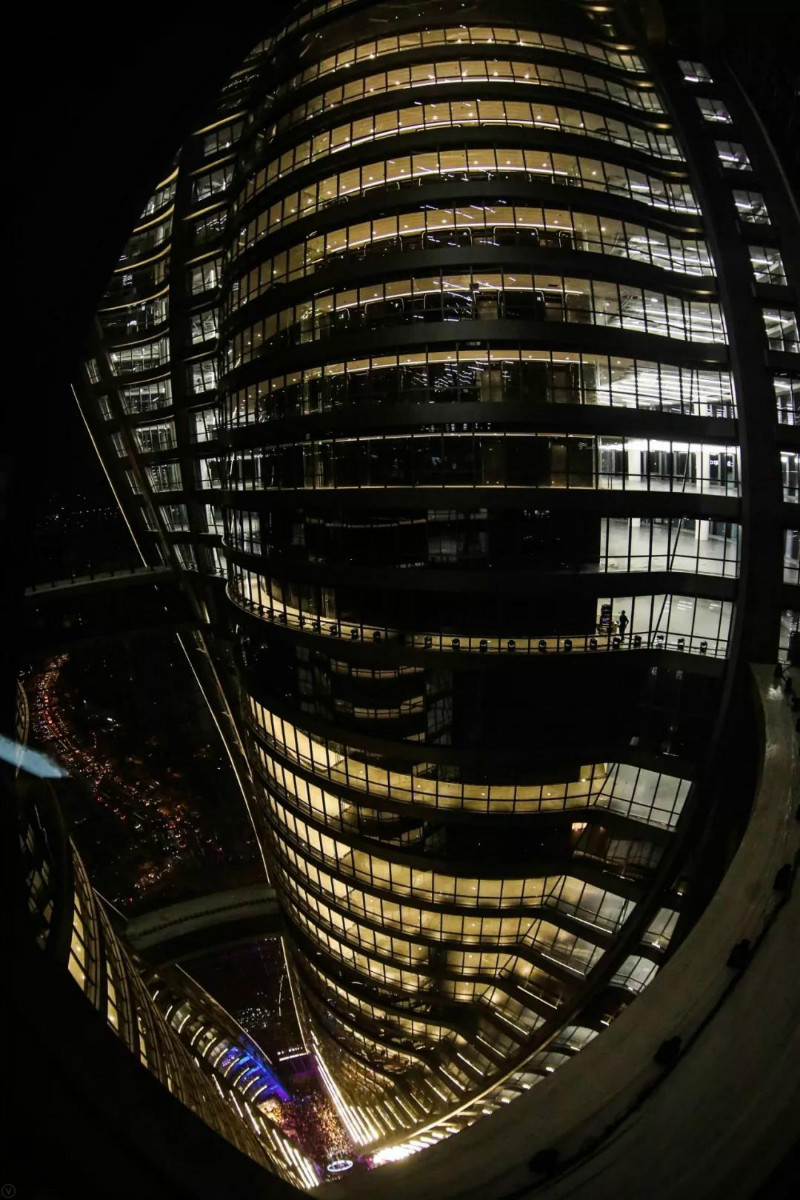 丽泽SOHO开幕 世界最高中庭建筑惊艳北京(图3)